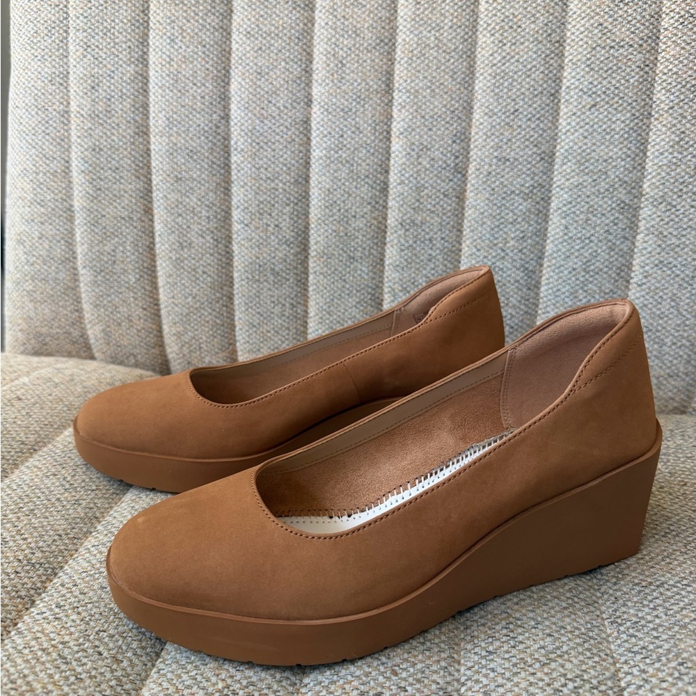 VIONIC "Sereno" Wedge Pumps in Camel, sz 8 - Picture 3 of 9